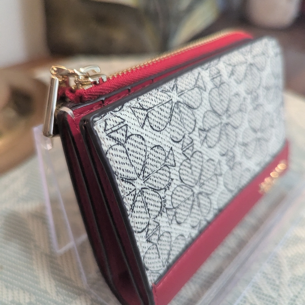 Kate Spade Flower Small Compact Wallet - Picture 9 of 13